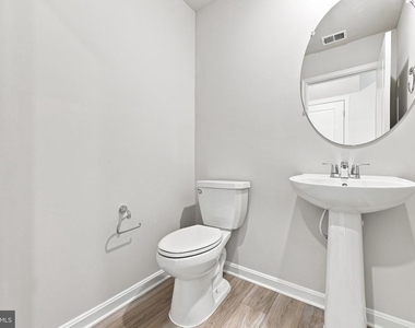 394 Seeback Dr - Photo Thumbnail 9