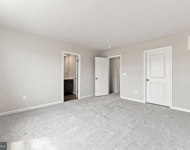 394 Seeback Dr - Photo Thumbnail 25