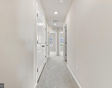 394 Seeback Dr - Photo Thumbnail 19