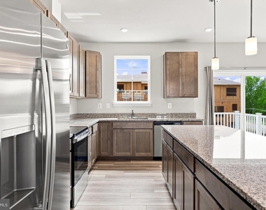 394 Seeback Dr - Photo Thumbnail 11