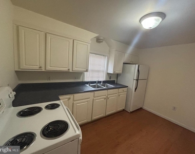 383 E. King St - Photo Thumbnail 10
