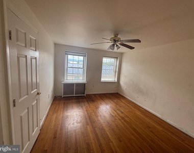 383 E. King St - Photo Thumbnail 5