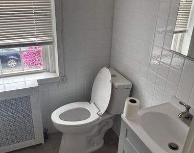 383 E. King St - Photo Thumbnail 11
