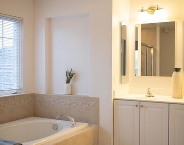 18061 Camdenhurst Drive - Photo Thumbnail 14