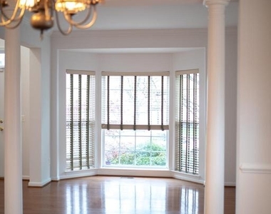 18061 Camdenhurst Drive - Photo Thumbnail 4