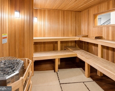 2585 Eastbourne Drive - Photo Thumbnail 6