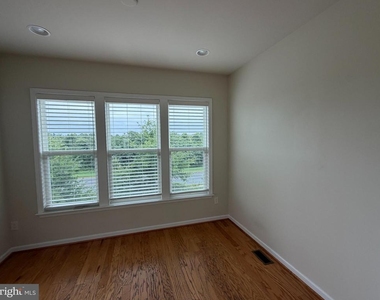 19954 Abram Terrace - Photo Thumbnail 24
