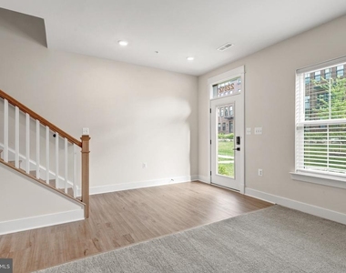 22812 Tawny Pine Square - Photo Thumbnail 4