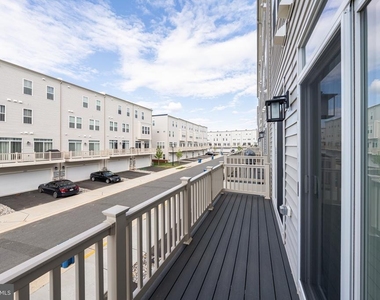 22812 Tawny Pine Square - Photo Thumbnail 18