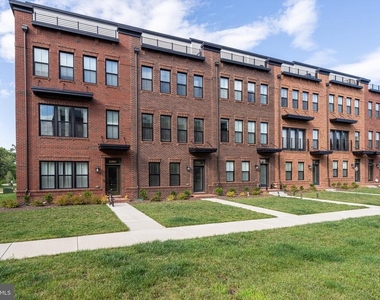 22812 Tawny Pine Square - Photo Thumbnail 1
