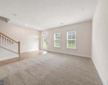 22812 Tawny Pine Square - Photo Thumbnail 2