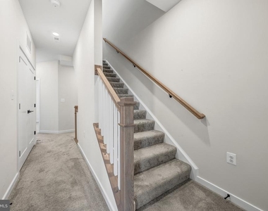22812 Tawny Pine Square - Photo Thumbnail 30