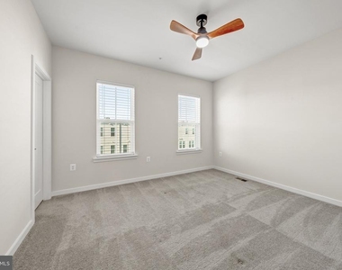 22812 Tawny Pine Square - Photo Thumbnail 29