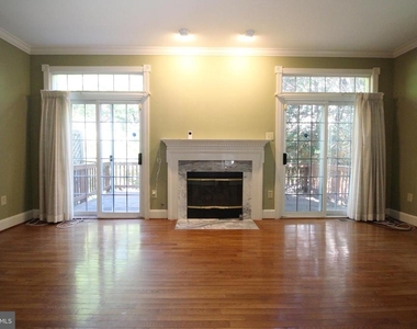 6032 Kelsey Court - Photo Thumbnail 3