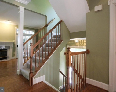 6032 Kelsey Court - Photo Thumbnail 2
