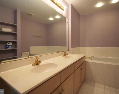 6032 Kelsey Court - Photo Thumbnail 17