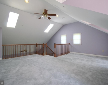 6032 Kelsey Court - Photo Thumbnail 12