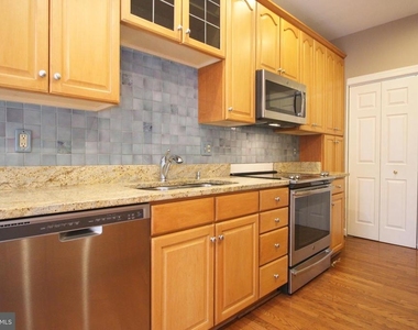 6032 Kelsey Court - Photo Thumbnail 9