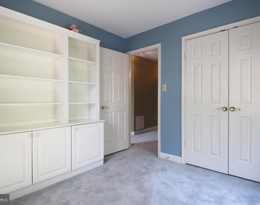 6032 Kelsey Court - Photo Thumbnail 18
