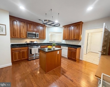 2905 Saintsbury Plz - Photo Thumbnail 8