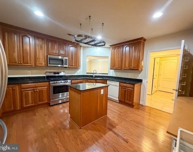 2905 Saintsbury Plz - Photo Thumbnail 7