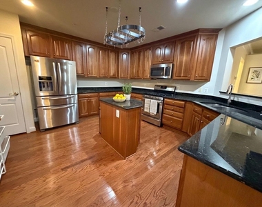 2905 Saintsbury Plz - Photo Thumbnail 5