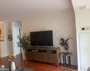 1800 Old Meadow Road - Photo Thumbnail 8
