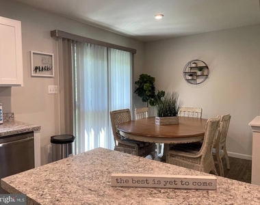 264 Sage Circle - Photo Thumbnail 8
