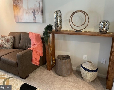 264 Sage Circle - Photo Thumbnail 4
