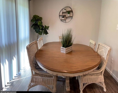 264 Sage Circle - Photo Thumbnail 10