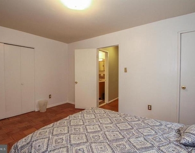 10028 Mosby Woods Drive - Photo Thumbnail 9