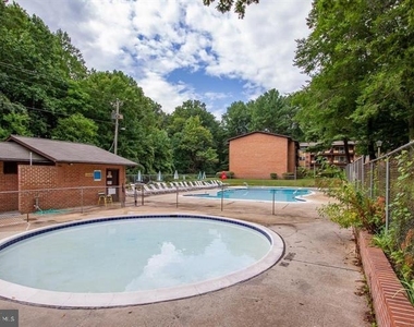 10028 Mosby Woods Drive - Photo Thumbnail 17