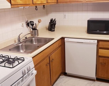 10028 Mosby Woods Drive - Photo Thumbnail 6