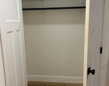 1810 Tasker Street - Photo Thumbnail 11