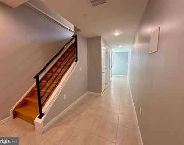 1926 E Firth Street - Photo Thumbnail 16