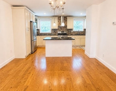 3646 Genesee Drive - Photo Thumbnail 4
