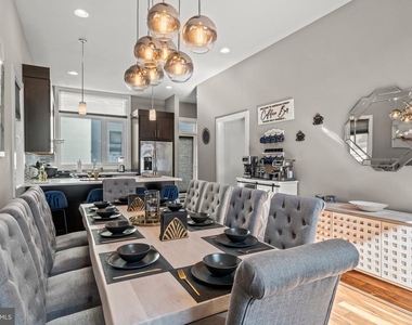1124 N American Street - Photo Thumbnail 4