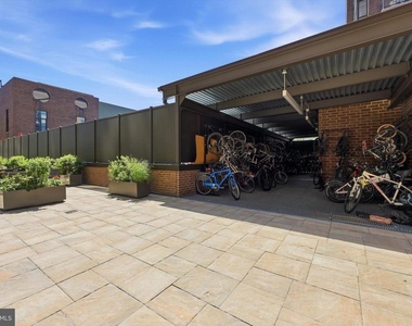 241 S 6th Street - Photo Thumbnail 21