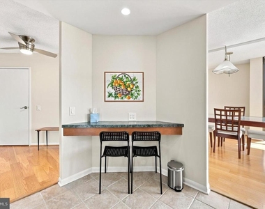 241 S 6th Street - Photo Thumbnail 10