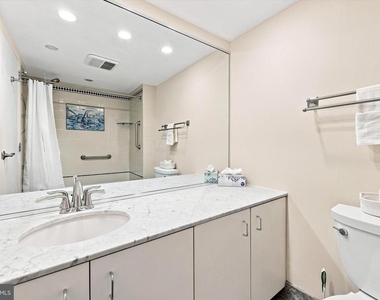 241 S 6th Street - Photo Thumbnail 13