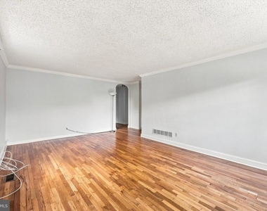 500 E Lancaster Avenue - Photo Thumbnail 3