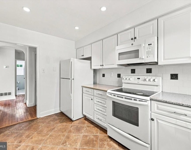 500 E Lancaster Avenue - Photo Thumbnail 6