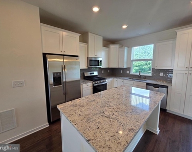 1802 Boulder Drive - Photo Thumbnail 9