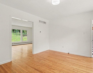 31 Beacon Hill Court - Photo Thumbnail 2