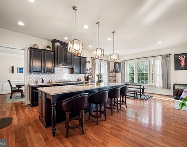 602 Dolmens Lane - Photo Thumbnail 11