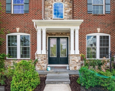602 Dolmens Lane - Photo Thumbnail 2