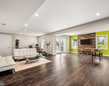 602 Dolmens Lane - Photo Thumbnail 38