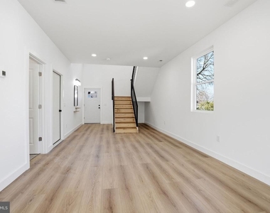 5 Vineyard Road - Photo Thumbnail 7