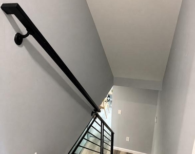 6 Roundwood Lane - Photo Thumbnail 10