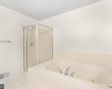 99 Warwick Road - Photo Thumbnail 16